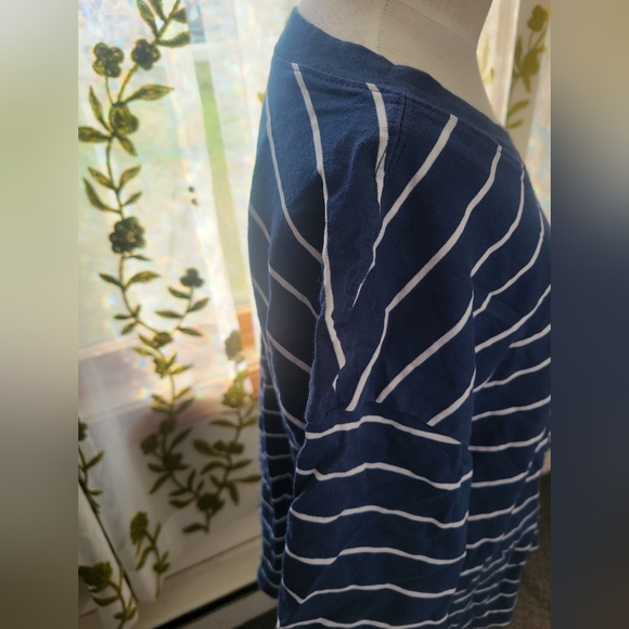 Time and Tru blue & white cotton blend wide neck top Medium - Picture 5 of 8